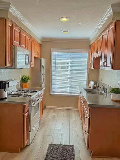 Main picture of 7601 Wyoming St