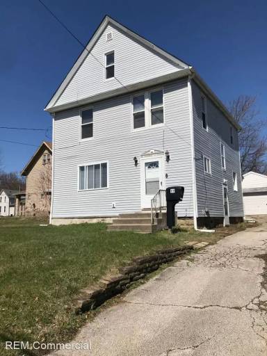 Main picture of 97 E York St