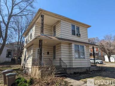 Main picture of 400 Atchison St