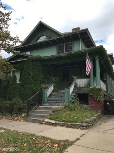 Main picture of 405 W High St