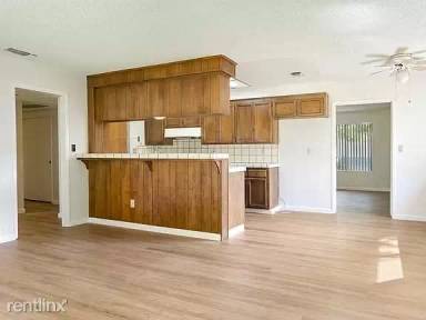 Main picture of 9009 Green River Way