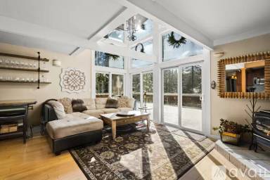Main picture of 210 Forest Glen Rd