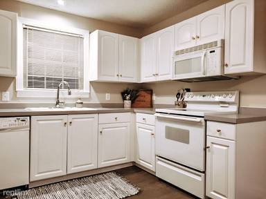 Main picture of 709 E Green St