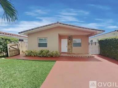 Main picture of 10380 SW 26th St