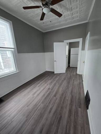 Main picture of 906 Erie Ave