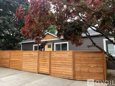 Main picture of 8936 SW Terwilliger Blvd