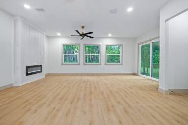 Main picture of 1917 E Hamilton Ave