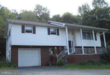 Main picture of 7 Linda Ln