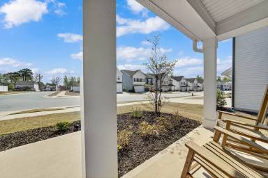 Main picture of 1400 Addison Lake St