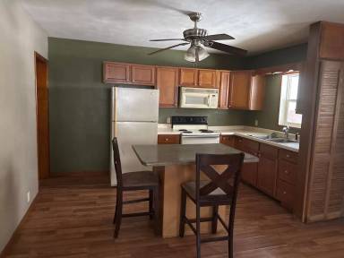 Main picture of 907 N Daniel Ave