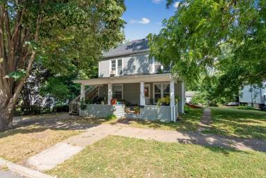 Main picture of 1012 Clay St