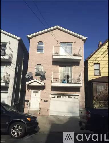 Main picture of 320 Claremont Ave