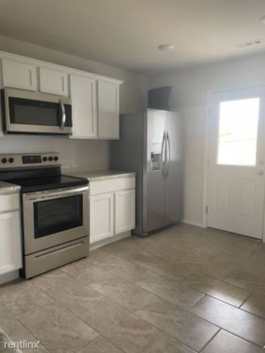 Main picture of 1211 S Nighthawk Ln