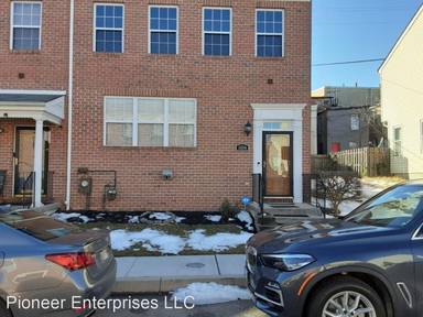 Main picture of 1104 N Parrish St