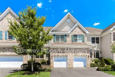 Main picture of 18 Deepwater Cir
