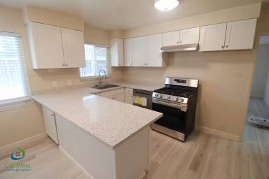 Main picture of 1689 Cross Way