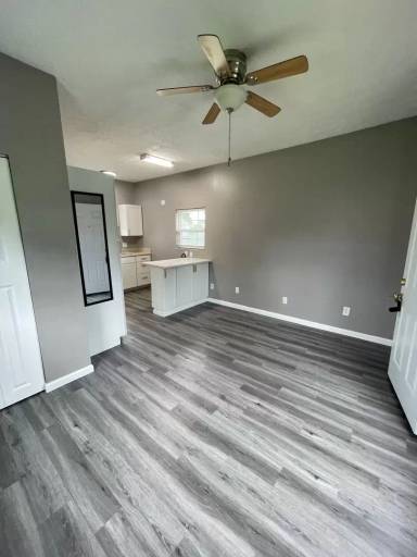 Main picture of 204 W Madison St