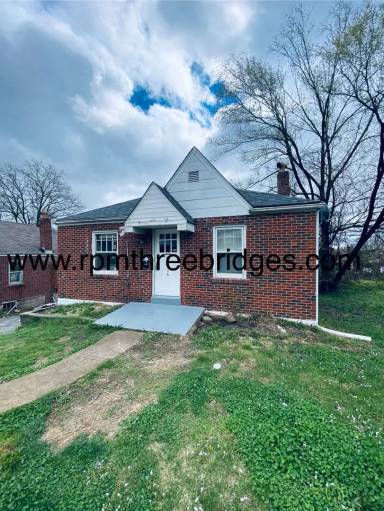 Main picture of 5336 Fletcher St