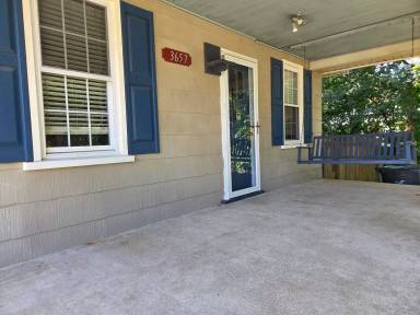 Main picture of 3657 Herbert St