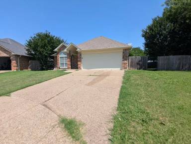 Main picture of 905 Hillwood Ct