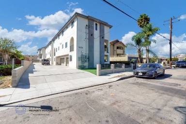 Main picture of 3222 W 139th St