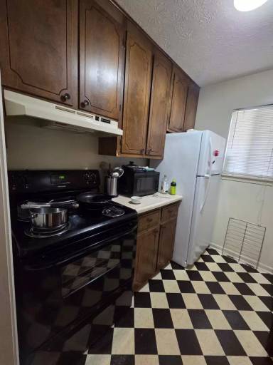 Main picture of 297 Peabody St