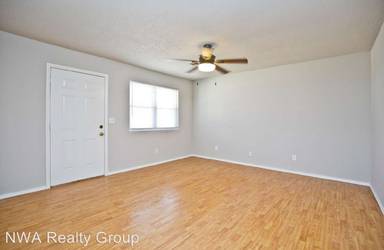 Main picture of 806 SE G St