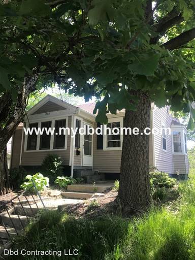 Main picture of 3105 Warsaw St