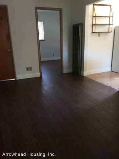 Main picture of 1817 V St
