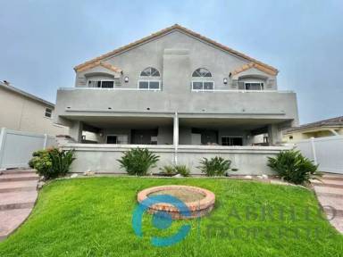 Main picture of 1070 Felspar St