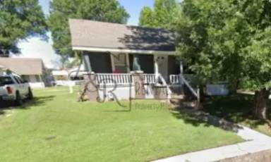 Main picture of 904 S Locust St