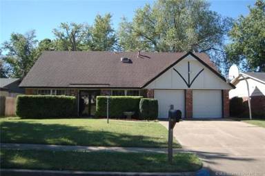 Main picture of 6714 E 73rd Pl