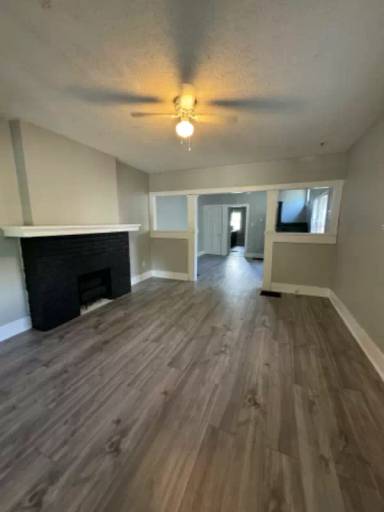 Main picture of 710 N Broadway St