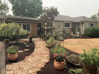 Main picture of 91048 S Willamette St