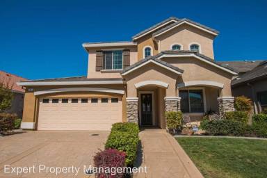 Main picture of 1641 La Guardia Cir