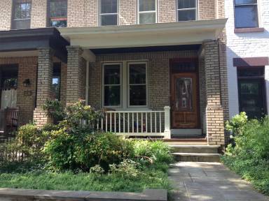 Main picture of 1218 C St SE