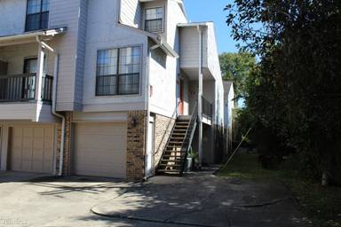 Main picture of 1304 E Bayou Pkwy