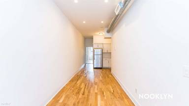 Main picture of 74 Macdougal St