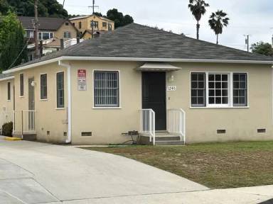 Main picture of 1240 E Acacia Ave