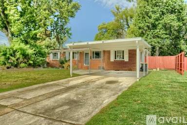 Main picture of 1370 Labelle St