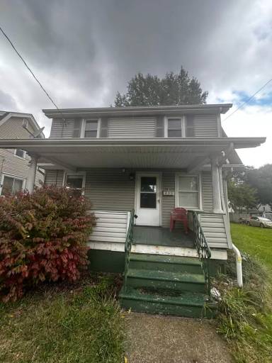 Main picture of 833 Wilmot St