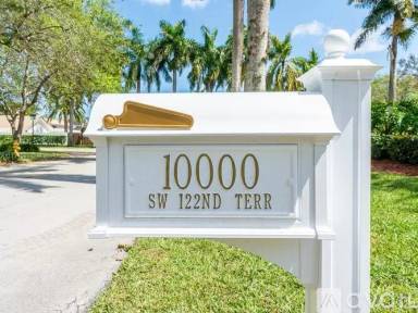 Main picture of 10000 SW 122nd Ter