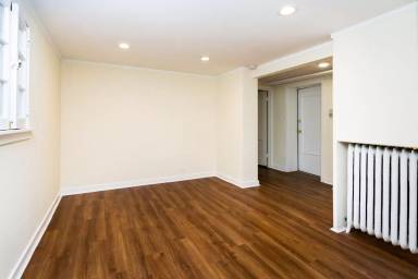 Main picture of 832 S Maple Ave