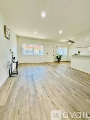 Main picture of 732 W Imperial Ave