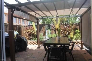 Main picture of 2314 Johnson St