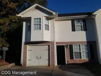 Main picture of 209 E Wilson St