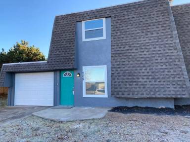 Main picture of 500 N Davis Ave