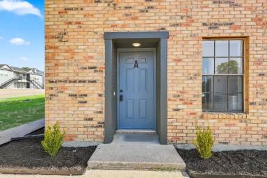 Main picture of 8108 Foxfire Ln