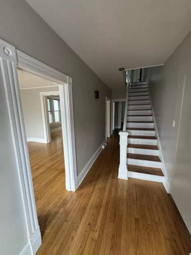 Main picture of 121 W John St