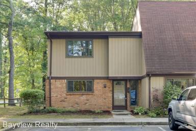 Main picture of 1001 Willow Green Dr